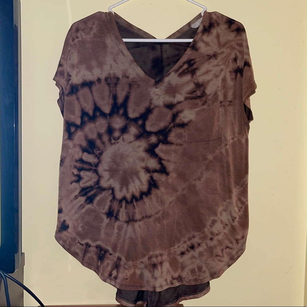 Women’s top Sienna Sky sz L tie dye V-neck shirt